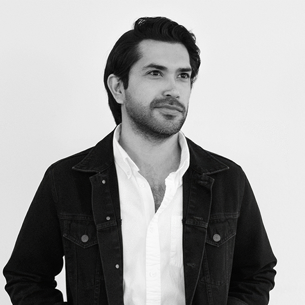 Andrés Lamos, director, Ensemble